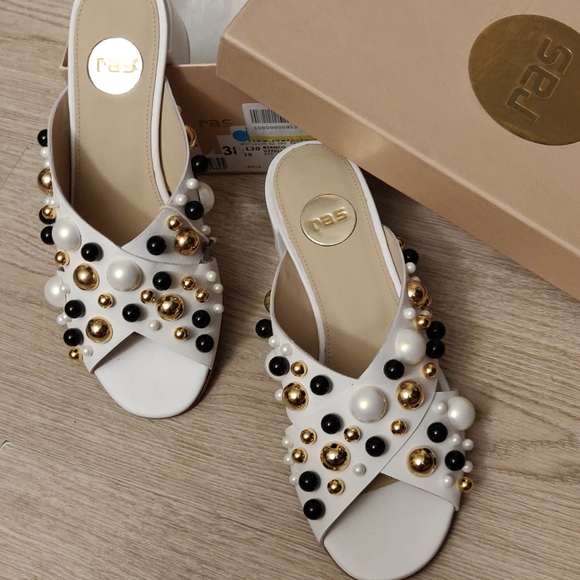 White Ras (Italy) Genuine Leather Sandals - Picture 3 of 8